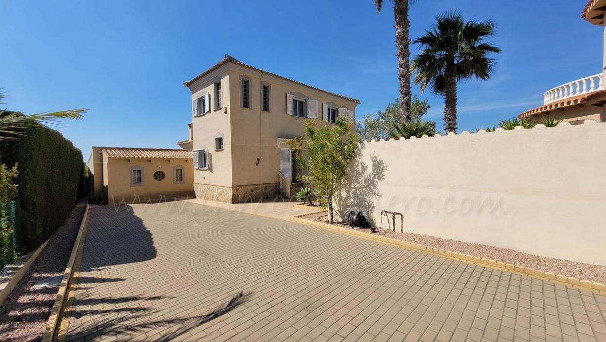 Properties for sale and rent in Spain photo 3