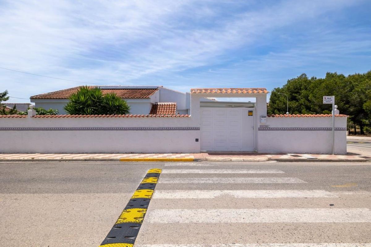 Properties for sale and rent in Spain photo 1