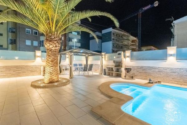 Chalet adosado en Calle Pleamar, Punta Prima, Torrevieja photo 4