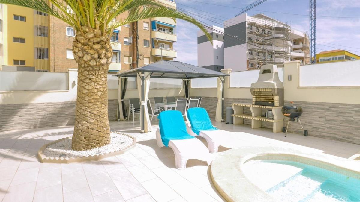 Venta de chalet adosado en Chalet adosado en Calle Pleamar, Punta Prima, Torrevieja , Torrevieja photo 5