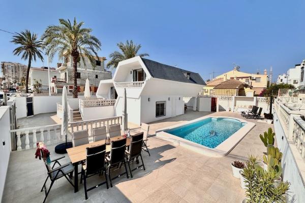 Chalet adosado en Calle Jacinto Benavente, 31, Zona los Frutales, Torrevieja photo 1