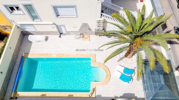 Chalet adosado en Nueva Torrevieja, Torrevieja thumbnail 2