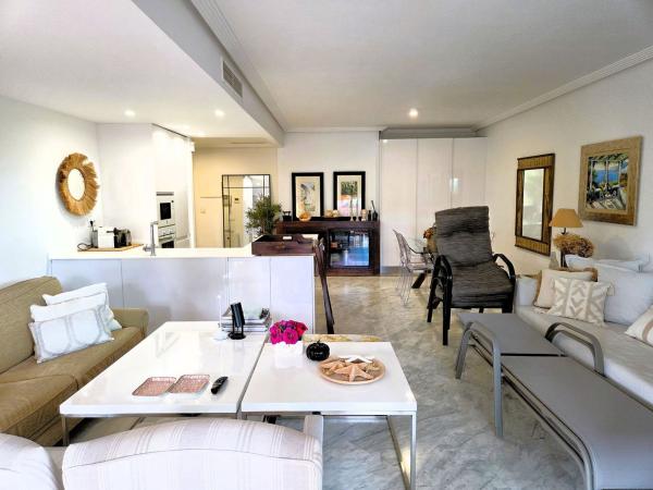 Venta de piso en Piso en Alameda de Levante, 11, Bahía de Marbella, Marbella, Marbella
thumbnail 3