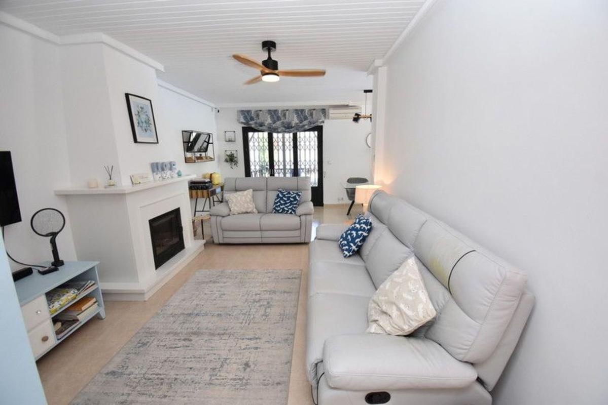 Продажа отдельного шале в Casa o chalet en Punta Prima, Torrevieja, Торревьеха photo 2