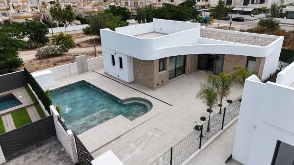 Casa o chalet independiente en Los Montesinos thumbnail 1