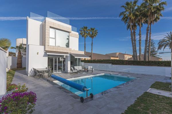 Casa o chalet independiente en Calle la Marina, 32, Los Balcones - Los Altos del Edén, Torrevieja photo 1