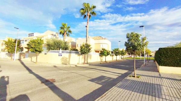 Частный шале на продаже в Casa o chalet en La Siesta - El Salado - Torreta, Torrevieja, Торревьеха thumbnail 2
