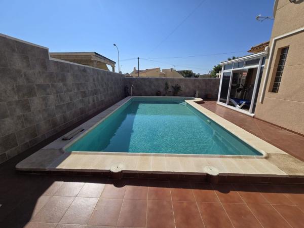 Casa o chalet independiente en La Siesta - El Salado - Torreta, Torrevieja thumbnail 3