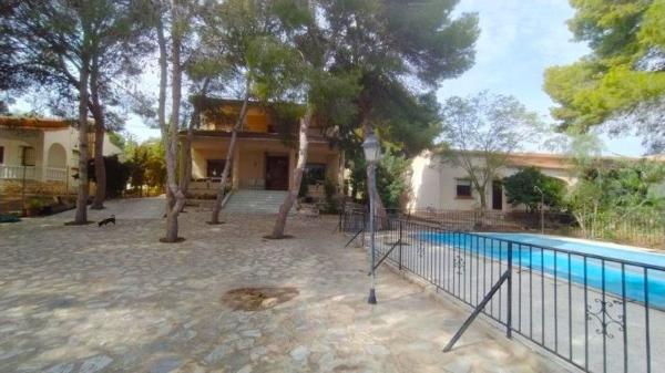 Casa o chalet independiente en Calle Campoamor, Los Balcones - Los Altos del Edén, Torrevieja thumbnail 3
