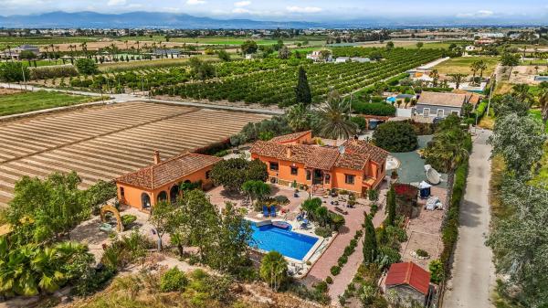 Casa o chalet independiente en Avenida Las Arenas, Daya Vieja photo 1