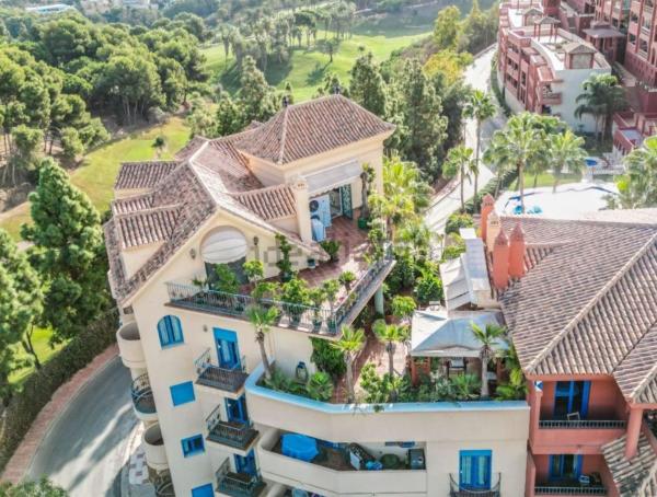 Duplex for sale on Dúplex en Calle Vela, Zona Centro Comercial Torrequebrada, Benalmádena, Benalmádena photo 3