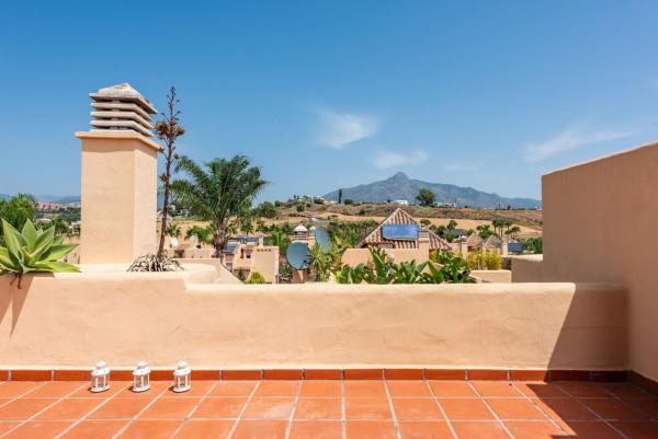 Chalet pareado en Rodeo Alto-Guadaiza-La Campana, Marbella thumbnail 2