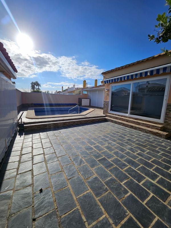 Properties for sale and rent in Spain photo 1