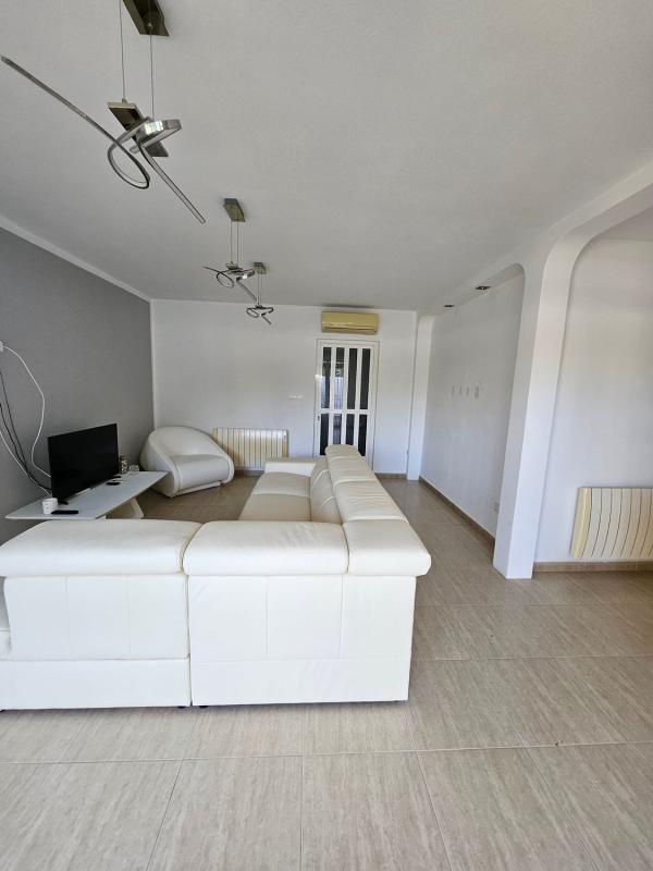 Properties for sale and rent in Spain photo 4