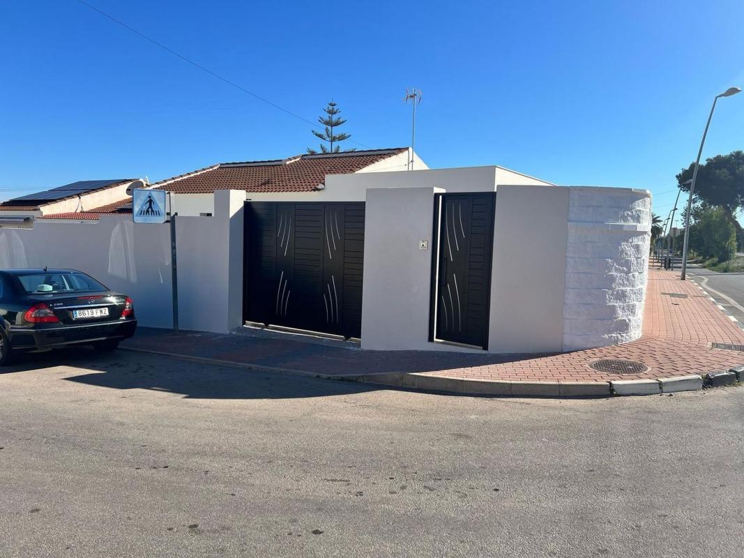 Properties for sale and rent in Spain photo 5