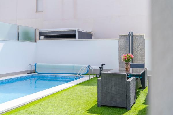 Casa o chalet independiente en Calle Maria San Gil Noain, 40, Parque Acuático - Sector 25, Torrevieja photo 4