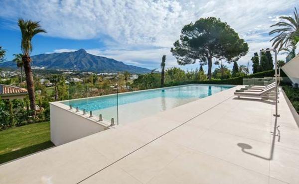 Casa o chalet independiente en Calle Giralda, 26, Las Brisas, Marbella thumbnail 3