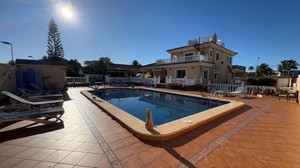Chalet independiente en venta en Casa o chalet en Los Balcones - Los Altos del Edén, Torrevieja, Torrevieja
photo 1