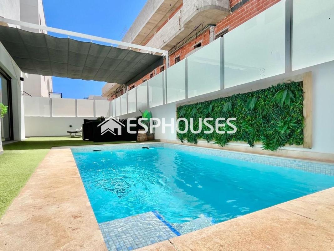 Sale of independent chalet in Casa o chalet en Urbanizaciones, Guardamar del Segura, Guardamar del Segura
 photo 2
