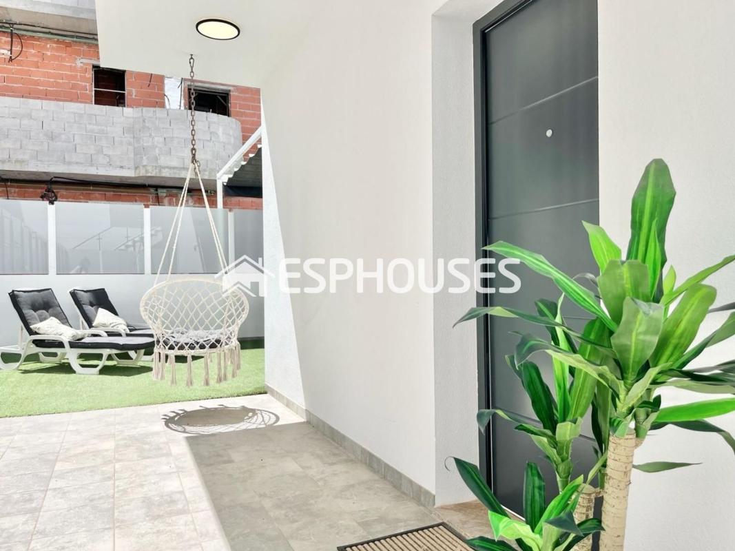 Sale of independent chalet in Casa o chalet en Urbanizaciones, Guardamar del Segura, Guardamar del Segura
 photo 4
