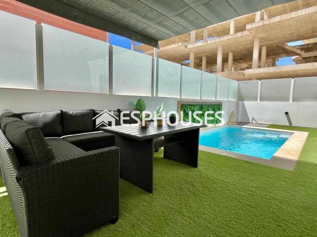 Sale of independent chalet in Casa o chalet en Urbanizaciones, Guardamar del Segura, Guardamar del Segura
 photo 5