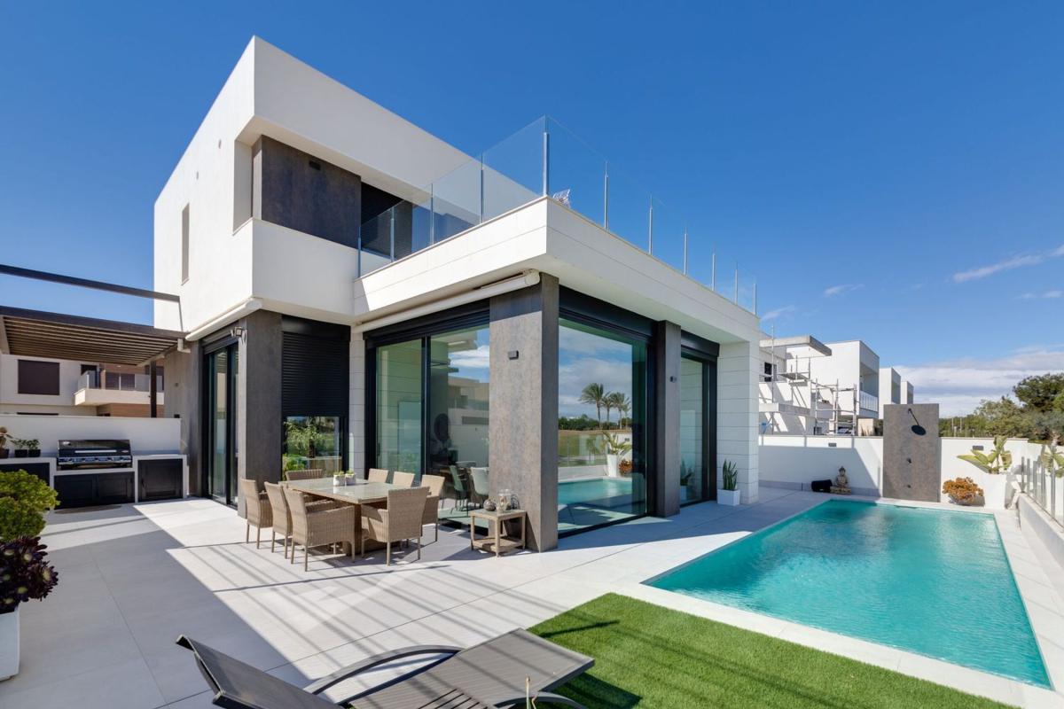 Properties for sale and rent in Spain photo 1