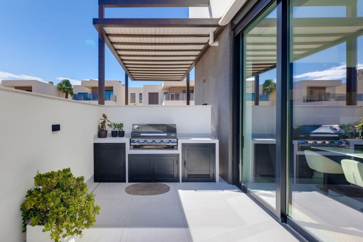 Properties for sale and rent in Spain photo 3
