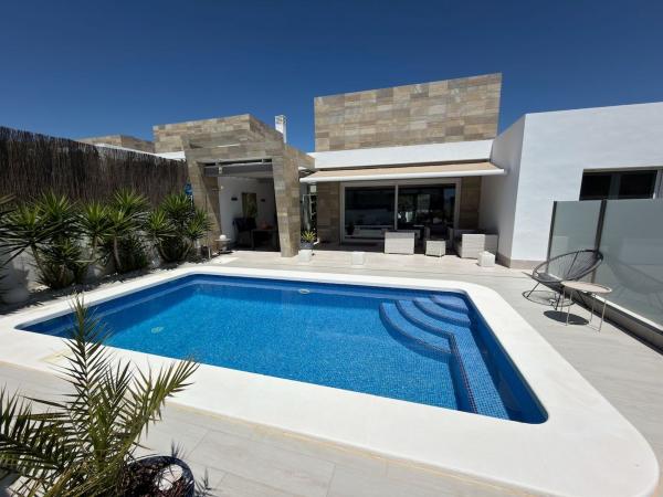 Chalet independiente en venta en Casa o chalet en Calle Catral, 44, Algorfa, Algorfa
 photo 1