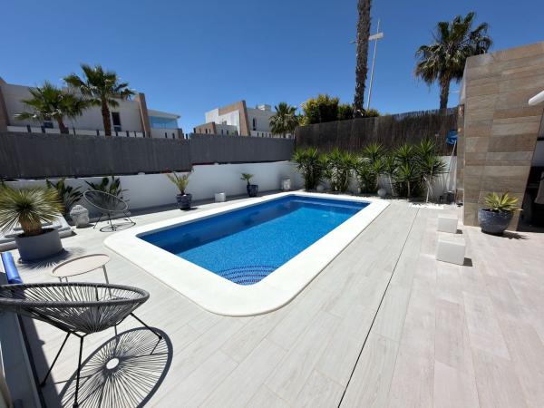 Chalet independiente en venta en Casa o chalet en Calle Catral, 44, Algorfa, Algorfa
 photo 2