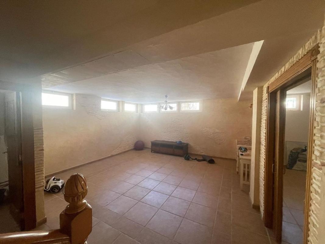 Properties for sale and rent in Spain photo 2