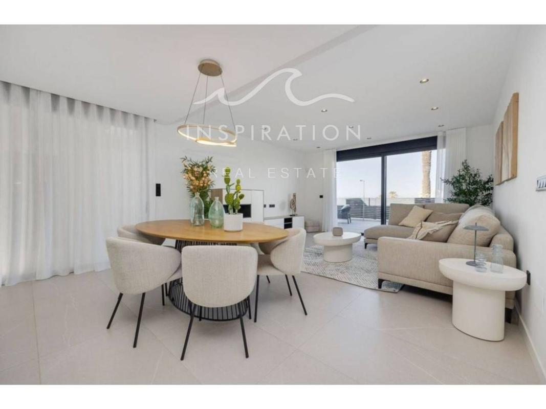 Sprzedaż niezależnego domku jednorodzinnego w Casa o chalet en Calle Ariadna, Aguas Nuevas, Torrevieja, Torrevieja photo 3