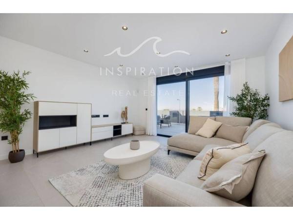 Chalet independiente en venta en Casa o chalet en Calle Ariadna, Aguas Nuevas, Torrevieja, Torrevieja
 photo 4