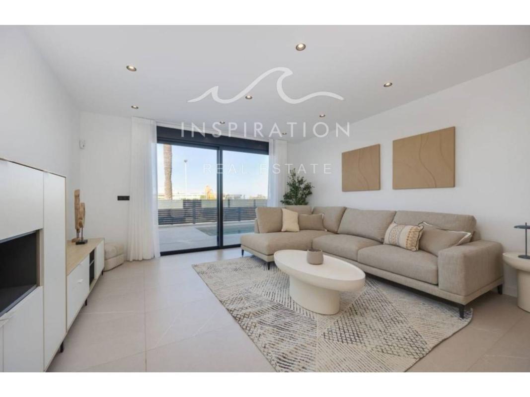 Sprzedaż niezależnego domku jednorodzinnego w Casa o chalet en Calle Ariadna, Aguas Nuevas, Torrevieja, Torrevieja photo 5