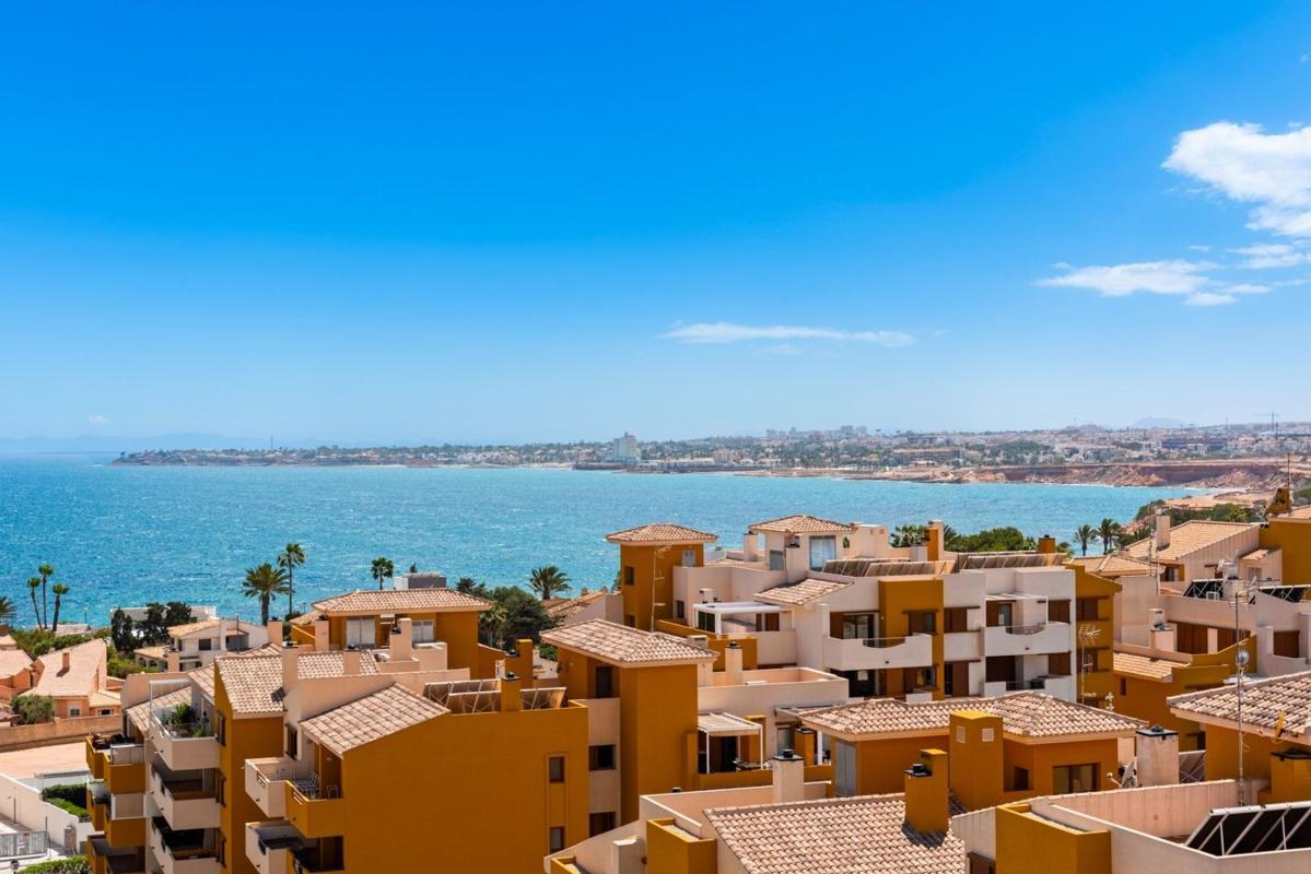 Venta de chalet adosado en Chalet adosado en Calle Mar de Fondo, Punta Prima, Torrevieja , Torrevieja photo 4