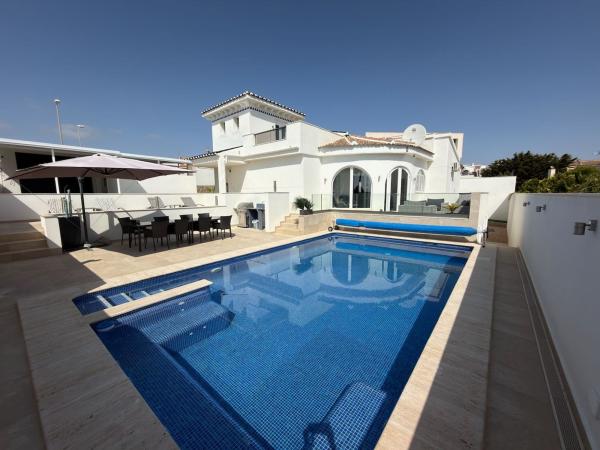 Chalet independiente en venta en Casa o chalet en Centro de la Ciudad Quesada, Rojales, Rojales
 photo 1