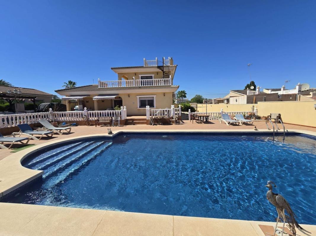 Properties for sale and rent in Spain photo 4