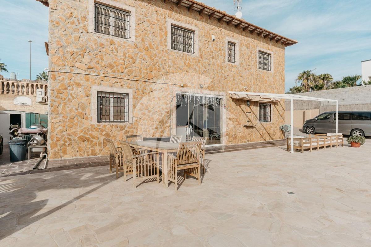 Properties for sale and rent in Spain photo 4