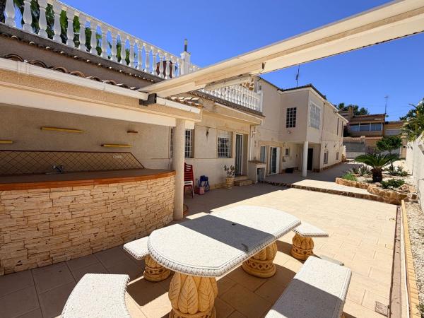 Chalet pareado en Los Balcones - Los Altos del Edén, Torrevieja thumbnail 3