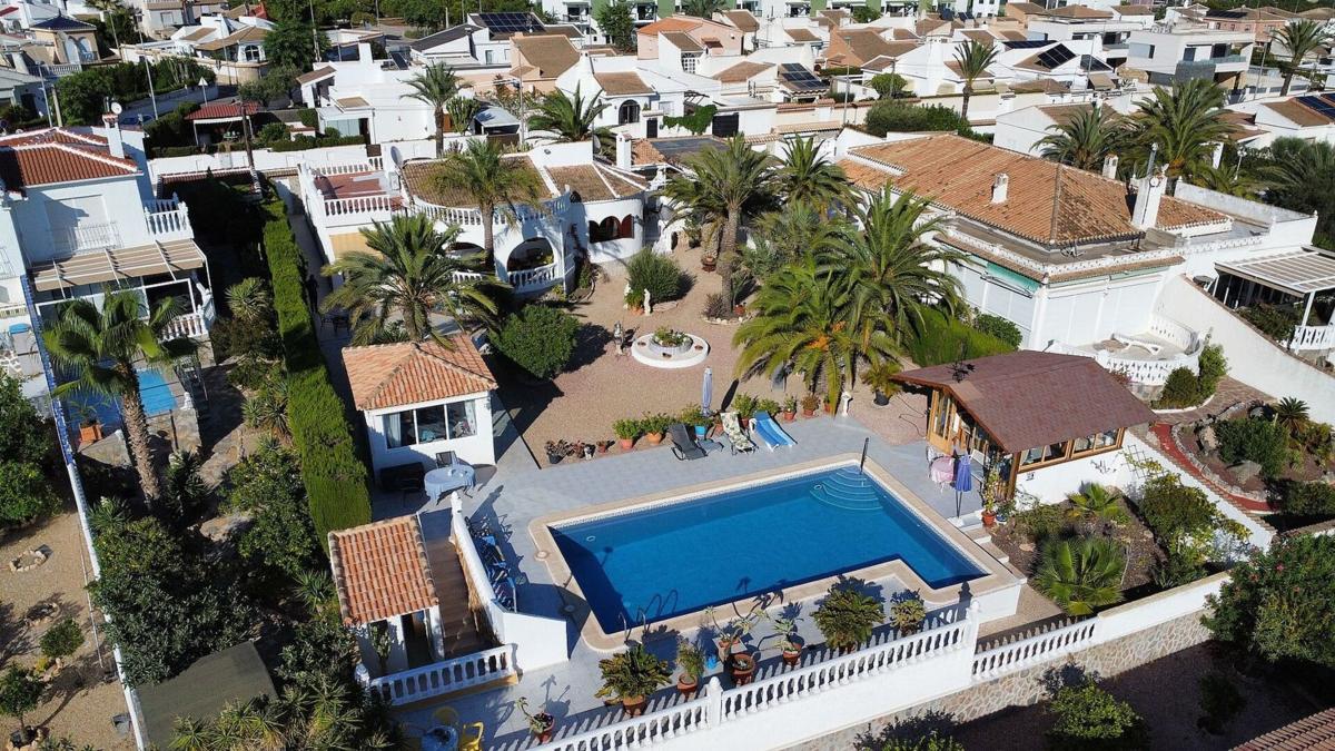 Sale of independent chalet in Casa o chalet en Avenida de España, Mil Palmeras, Pilar de la Horadada, Pilar de la Horadada
photo 2