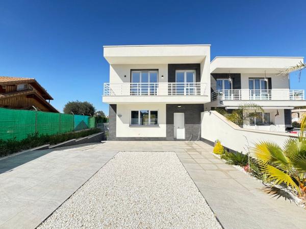 Chalet pareado en Calle Salinas-Urb los Balcones, Los Balcones - Los Altos del Edén, Torrevieja thumbnail 2