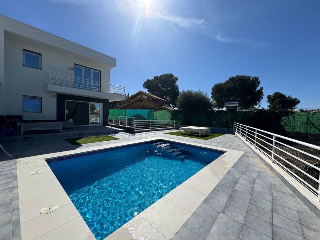Properties for sale and rent in Spain photo 4