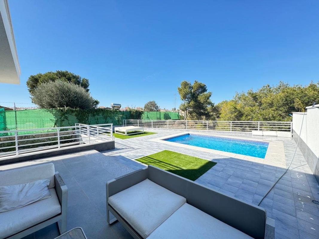 Properties for sale and rent in Spain photo 5