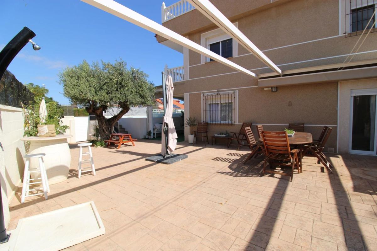 Properties for sale and rent in Spain photo 3