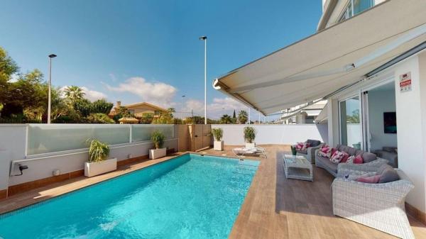 Casa o chalet independiente en Calle Patricio Zammit, 50, Las Piscinas Naturales, Torrevieja thumbnail 2