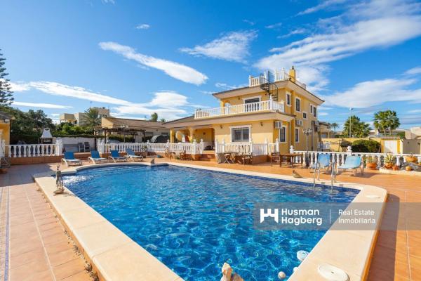 Chalet independiente en venta en Casa o chalet en Calle Levante Bal, Los Balcones - Los Altos del Edén, Torrevieja, Torrevieja
photo 1