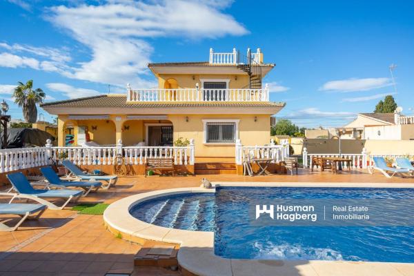 Chalet independiente en venta en Casa o chalet en Calle Levante Bal, Los Balcones - Los Altos del Edén, Torrevieja, Torrevieja
thumbnail 3