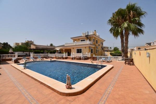 Chalet independiente en venta en Casa o chalet en Los Balcones - Los Altos del Edén, Torrevieja, Torrevieja
photo 1