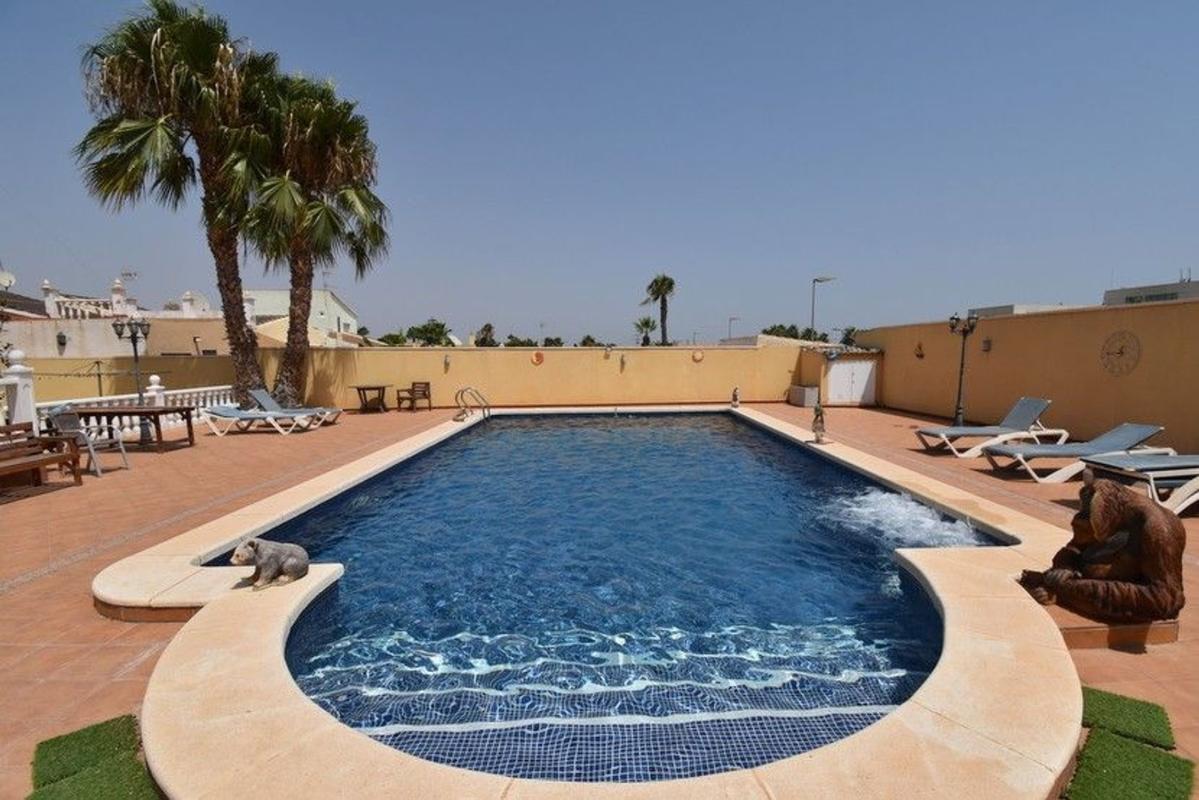 Sale of independent chalet in Casa o chalet en Los Balcones - Los Altos del Edén, Torrevieja, Torrevieja
photo 2