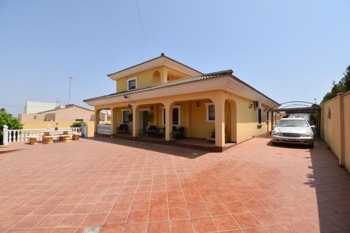 Sale of independent chalet in Casa o chalet en Los Balcones - Los Altos del Edén, Torrevieja, Torrevieja
photo 5