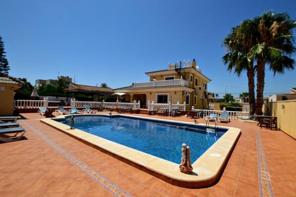 Chalet pareado en Los Balcones - Los Altos del Edén, Torrevieja thumbnail 2